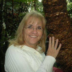 Meet your Posher, Debbie